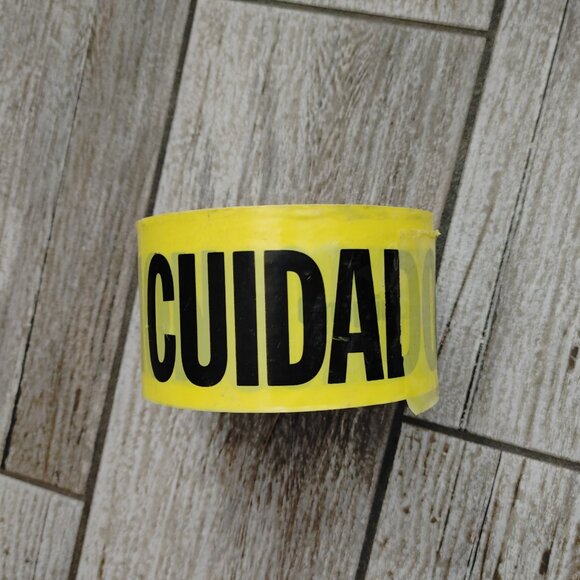 CAUTION/CUIDADO YELLOW TAPE - Picture 5 of 5